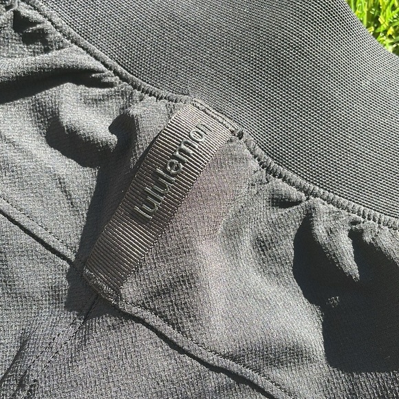 NEW LULULEMON License to Train High-Rise Shorts - Picture 9 of 11